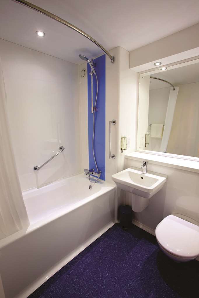 Travelodge Plymouth Roborough 客房 照片